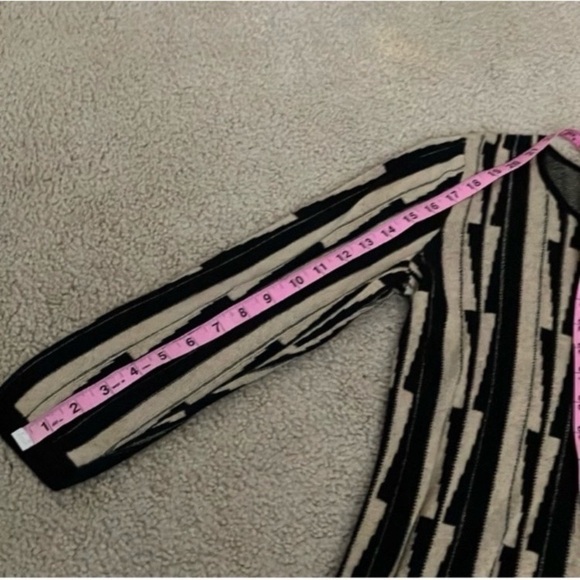 Retro knit sweater, geometric, cozy soft stretchy warm, wide scoop neck - Picture 4 of 6